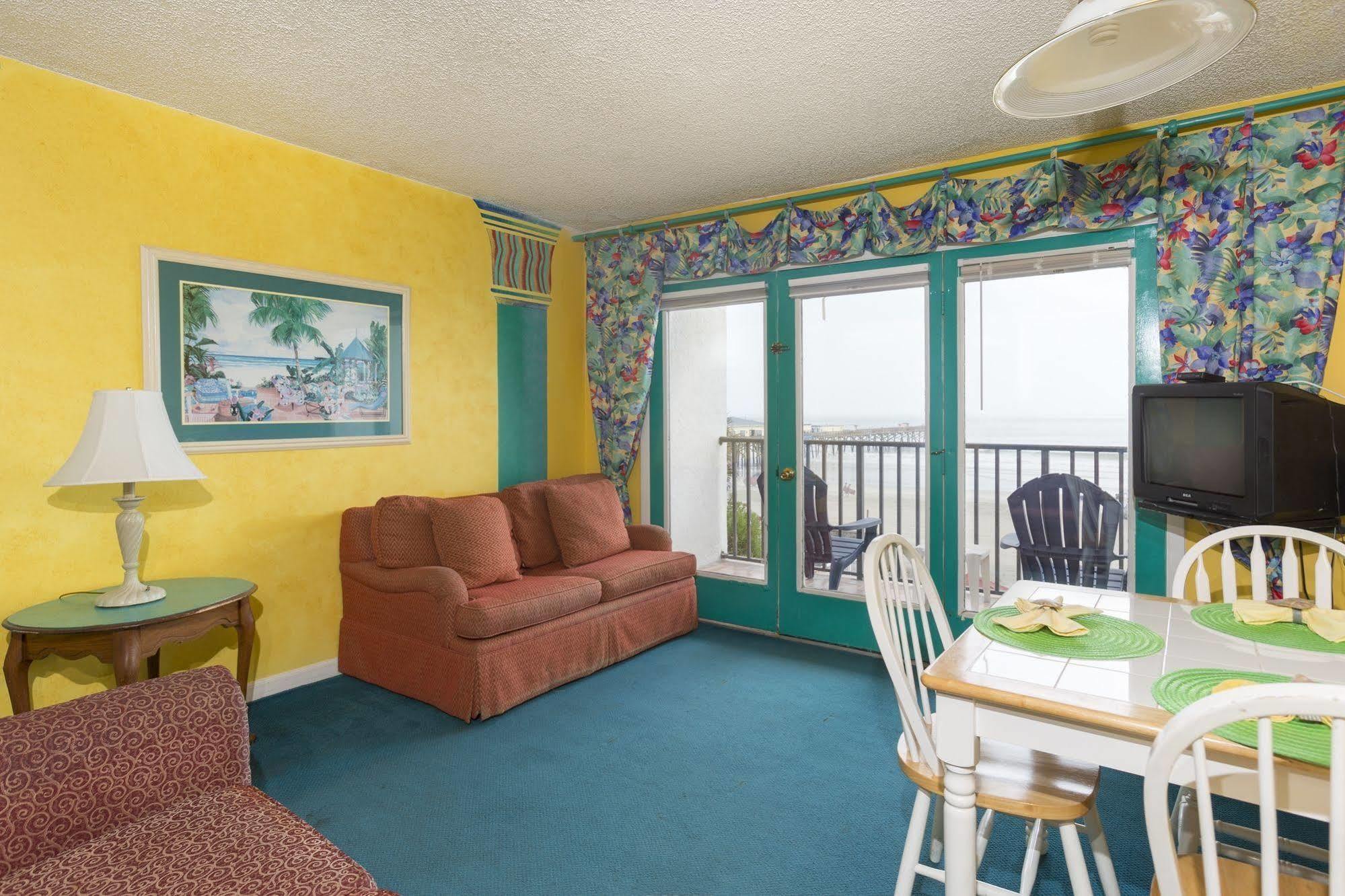 Quarters Daytona Aparthotel Wilbur-by-the-Sea